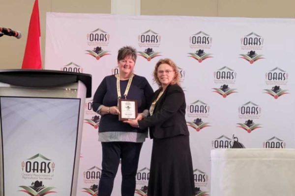 Linda Murray honoured at OAAS convention